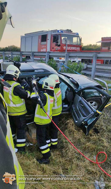 20170603 Verkehrsunfall auf der A2 Traiskirchen-Knoten Guntramsdorf Fotos: © Freiwillige Feuerwehr Traiskirchen-Stadt 20170603 Verkehrsunfall auf der A2 Traiskirchen-Knoten Guntramsdorf Fotos: © Freiwillige Feuerwehr Traiskirchen-Stadt