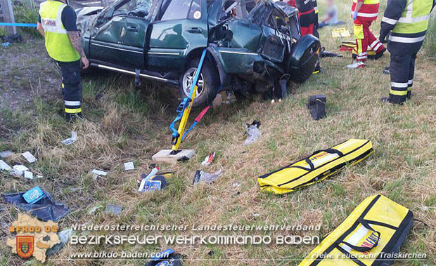 20170603 Verkehrsunfall auf der A2 Traiskirchen-Knoten Guntramsdorf Fotos: © Freiwillige Feuerwehr Traiskirchen-Stadt 20170603 Verkehrsunfall auf der A2 Traiskirchen-Knoten Guntramsdorf Fotos: © Freiwillige Feuerwehr Traiskirchen-Stadt