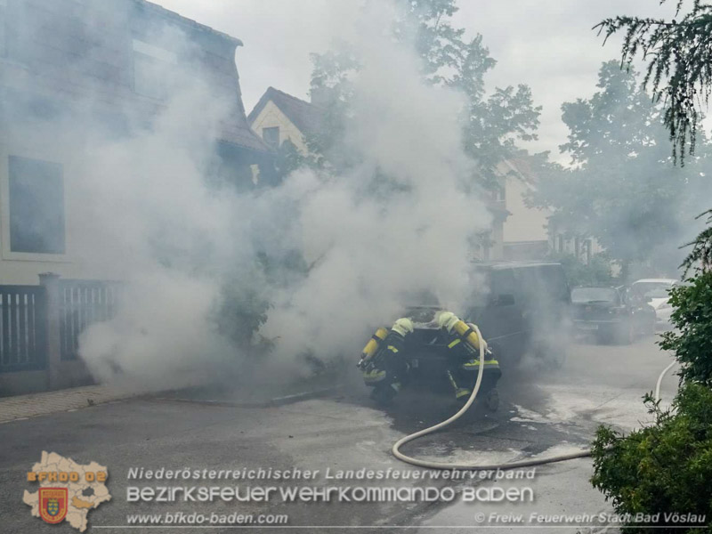 20170607 Fahrzeugbrand Bad Vöslau Foto: www.ffbv.at