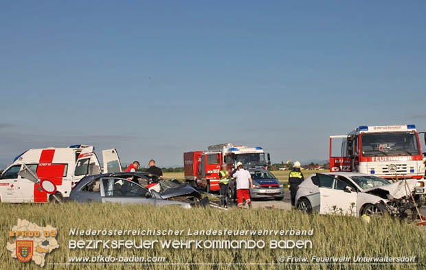 20170613 Schwerer Verkehrsunfall auf der LB60 zwsichen Unterwaltersdorf und Reisenberg  Foto: © Hubert Wagner FF Unterwaltersdorf