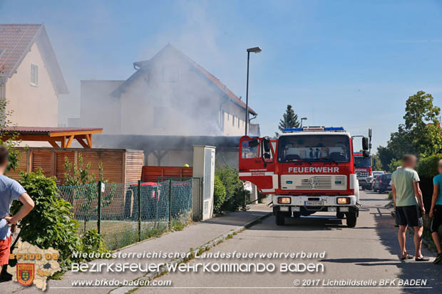 20170615 Bei Müllinselbrand in Tribuswinkel Gasleitung, Carport, Pkw sowie Stromanschlusskästen in Brand geraten 20170615 Bei Müllinselbrand in Tribuswinkel Gasleitung, Carport, Pkw sowie Stromanschlusskästen in Brand geraten