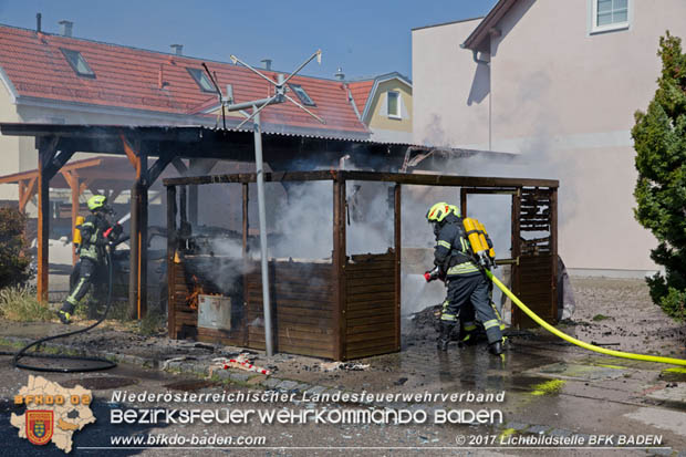 20170615 Bei Müllinselbrand in Tribuswinkel Gasleitung, Carport, Pkw sowie Stromanschlusskästen in Brand geraten 20170615 Bei Müllinselbrand in Tribuswinkel Gasleitung, Carport, Pkw sowie Stromanschlusskästen in Brand geraten