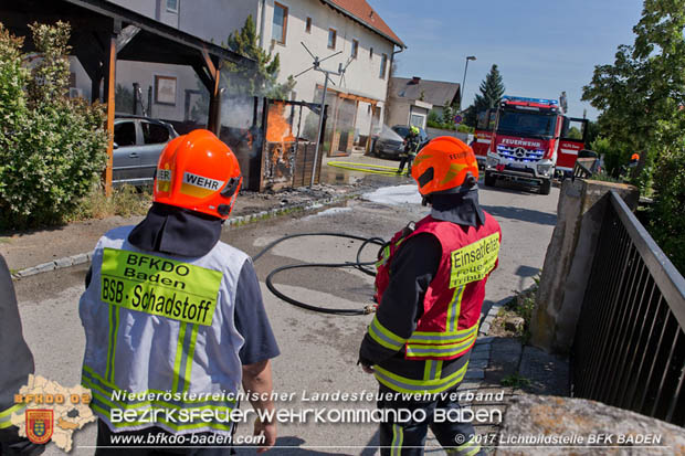 20170615 Bei Müllinselbrand in Tribuswinkel Gasleitung, Carport, Pkw sowie Stromanschlusskästen in Brand geraten 20170615 Bei Müllinselbrand in Tribuswinkel Gasleitung, Carport, Pkw sowie Stromanschlusskästen in Brand geraten
