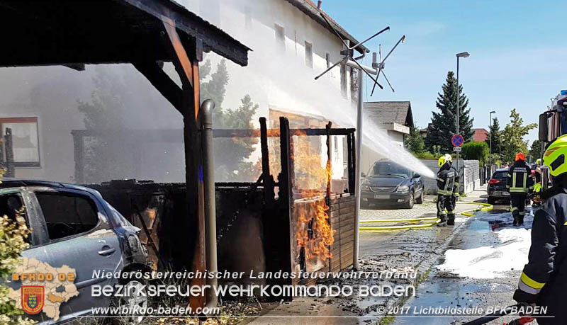 20170615 Bei Müllinselbrand in Tribuswinkel Gasleitung, Carport, Pkw sowie Stromanschlusskästen in Brand geraten 20170615 Bei Müllinselbrand in Tribuswinkel Gasleitung, Carport, Pkw sowie Stromanschlusskästen in Brand geraten