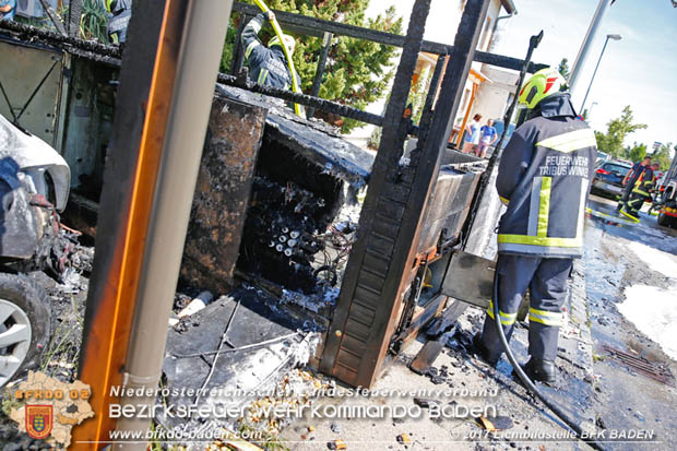 20170615 Bei Müllinselbrand in Tribuswinkel Gasleitung, Carport, Pkw sowie Stromanschlusskästen in Brand geraten 20170615 Bei Müllinselbrand in Tribuswinkel Gasleitung, Carport, Pkw sowie Stromanschlusskästen in Brand geraten