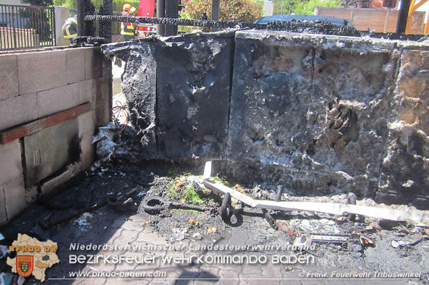 20170615 Bei Müllinselbrand in Tribuswinkel Gasleitung, Carport, Pkw sowie Stromanschlusskästen in Brand geraten  Foto: © FF Tribuswinkel