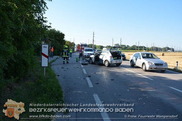 20170705 Auffahrunfall auf der LB16 bei Wampersdorf  Foto:© FF Wampersdorf