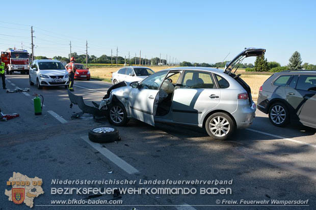 20170705 Auffahrunfall auf der LB16 bei Wampersdorf  Foto:© FF Wampersdorf