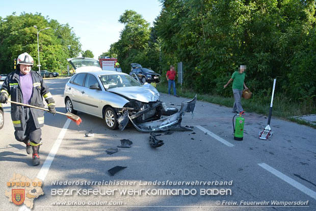 20170705 Auffahrunfall auf der LB16 bei Wampersdorf  Foto:© FF Wampersdorf