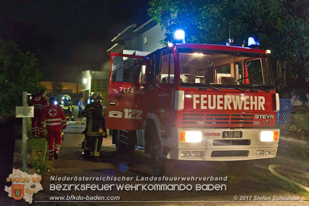 20170707 Naechtlicher Brand in einer Garage in Bad Voeslau Foto:© Stefan Schneider BFK Baden 20170707 Naechtlicher Brand in einer Garage in Bad Voeslau Foto:© Stefan Schneider BFK Baden