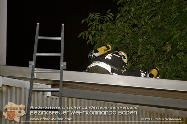 20170707 Naechtlicher Brand in einer Garage in Bad Voeslau Foto:© Stefan Schneider BFK Baden 20170707 Naechtlicher Brand in einer Garage in Bad Voeslau Foto:© Stefan Schneider BFK Baden