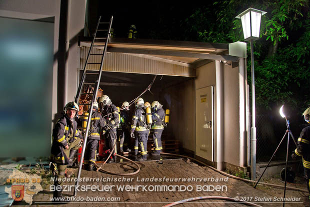 20170707 Naechtlicher Brand in einer Garage in Bad Voeslau Foto:© Stefan Schneider BFK Baden 20170707 Naechtlicher Brand in einer Garage in Bad Voeslau Foto:© Stefan Schneider BFK Baden