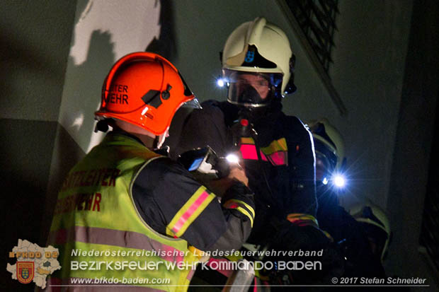 20170707 Naechtlicher Brand in einer Garage in Bad Voeslau Foto:© Stefan Schneider BFK Baden 20170707 Naechtlicher Brand in einer Garage in Bad Voeslau Foto:© Stefan Schneider BFK Baden