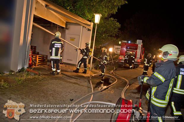 20170707 Naechtlicher Brand in einer Garage in Bad Voeslau Foto:© Stefan Schneider BFK Baden 20170707 Naechtlicher Brand in einer Garage in Bad Voeslau Foto:© Stefan Schneider BFK Baden