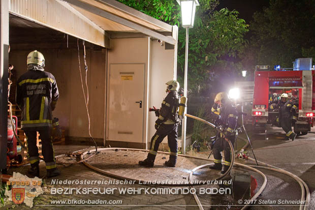 20170707 Naechtlicher Brand in einer Garage in Bad Voeslau Foto:© Stefan Schneider BFK Baden 20170707 Naechtlicher Brand in einer Garage in Bad Voeslau Foto:© Stefan Schneider BFK Baden