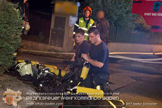 20170707 Naechtlicher Brand in einer Garage in Bad Voeslau Foto:© Stefan Schneider BFK Baden 20170707 Naechtlicher Brand in einer Garage in Bad Voeslau Foto:© Stefan Schneider BFK Baden