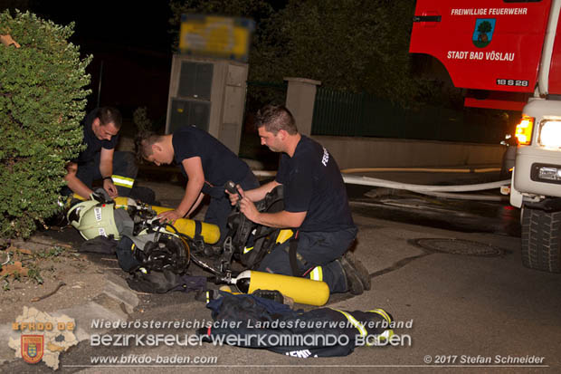 20170707 Naechtlicher Brand in einer Garage in Bad Voeslau Foto:© Stefan Schneider BFK Baden 20170707 Naechtlicher Brand in einer Garage in Bad Voeslau Foto:© Stefan Schneider BFK Baden