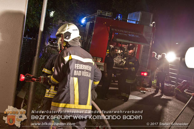 20170707 Naechtlicher Brand in einer Garage in Bad Voeslau Foto:© Stefan Schneider BFK Baden 20170707 Naechtlicher Brand in einer Garage in Bad Voeslau Foto:© Stefan Schneider BFK Baden
