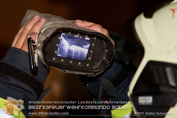 20170707 Naechtlicher Brand in einer Garage in Bad Voeslau Foto:© Stefan Schneider BFK Baden 20170707 Naechtlicher Brand in einer Garage in Bad Voeslau Foto:© Stefan Schneider BFK Baden