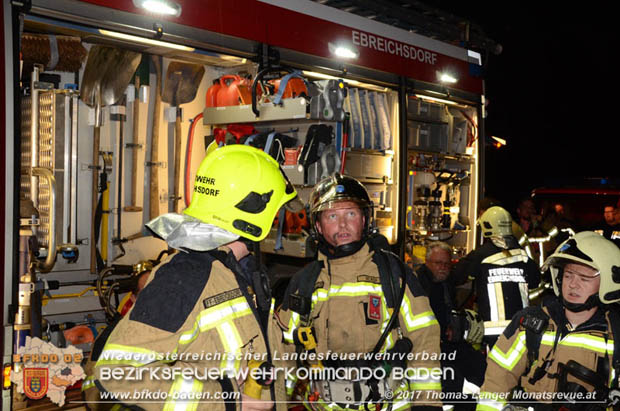 20170710 Ein vermutlicher Blitzschlag löste einen Dachstuhlbrand in Trumau aus Foto: © Thomas Lenger Monatsrevue.at 20170710 Ein vermutlicher Blitzschlag löste einen Dachstuhlbrand in Trumau aus Foto: © Thomas Lenger Monatsrevue.at