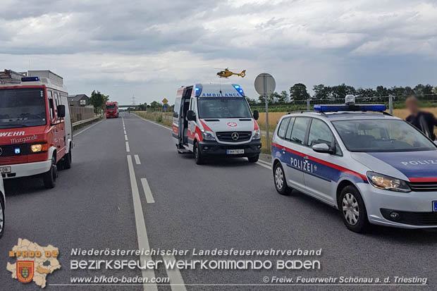 20170712 Verkehrsunfall mit tödlichem Ausgang auf der LB17 bei Schönau a.d.Triesting  Foto: © FF Schönau