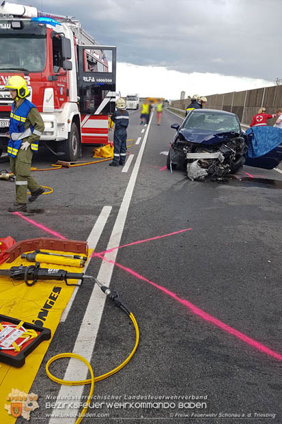 20170712 Verkehrsunfall mit tödlichem Ausgang auf der LB17 bei Schönau a.d.Triesting  Foto: © FF Schönau