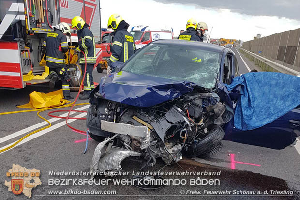 20170712 Verkehrsunfall mit tödlichem Ausgang auf der LB17 bei Schönau a.d.Triesting  Foto: © FF Schönau