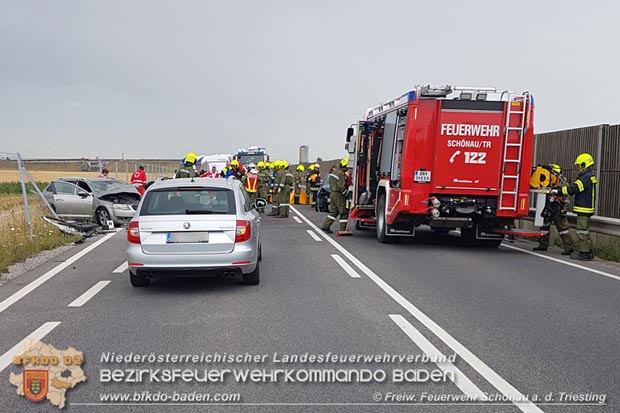 20170712 Verkehrsunfall mit tödlichem Ausgang auf der LB17 bei Schönau a.d.Triesting  Foto: © FF Schönau