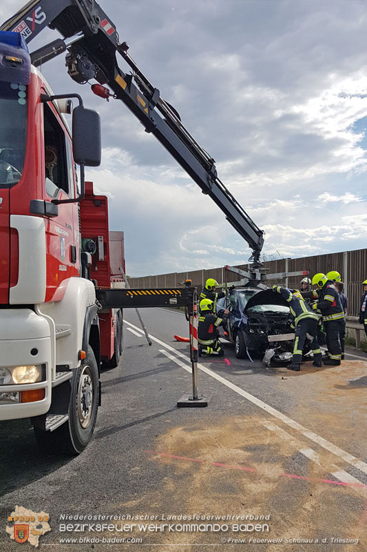 20170712 Verkehrsunfall mit tödlichem Ausgang auf der LB17 bei Schönau a.d.Triesting  Foto: © FF Schönau