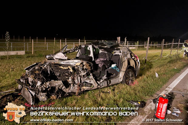 20170714 Verkehrsunfall mt toedlichem Ausgang auf der L157 zwischen Oeynhausen und Tattendorf im Gemeindegebiet Oberwaltersdorf  Foto: © Stefan Schneider BFK Baden