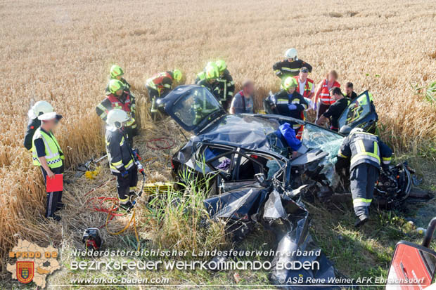 20170717 Pkw Lenkerin prallt gegen Baum auf der L4043 bei Mitterndorf a.d.Fischa Foto: © ASB ÖA Rene Weiner 20170717 Pkw Lenkerin prallt gegen Baum auf der L4043 bei Mitterndorf a.d.Fischa Foto: © ASB ÖA Rene Weiner