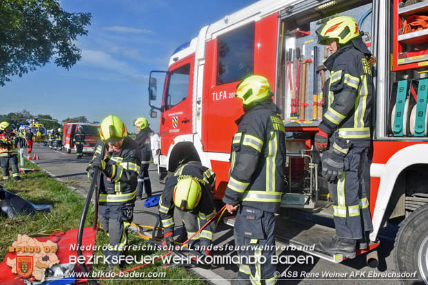 20170717 Pkw Lenkerin prallt gegen Baum auf der L4043 bei Mitterndorf a.d.Fischa Foto: © ASB ÖA Rene Weiner 20170717 Pkw Lenkerin prallt gegen Baum auf der L4043 bei Mitterndorf a.d.Fischa Foto: © ASB ÖA Rene Weiner