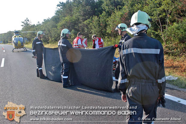 20170721 Kleintransporter verunfallt auf der A21 bei Heiligenkreuz  Foto: © Freiwillige Feuerwehr Alland