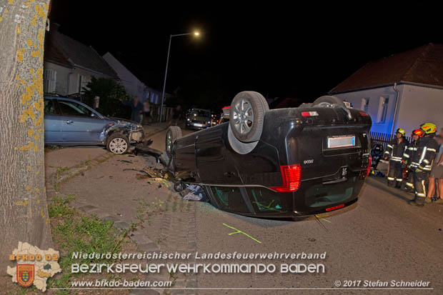 20170723 Fahrzeugüberschlag im Ortsgebiet Tribuswinkel  Foto: © Stefan Schneider BFK Baden