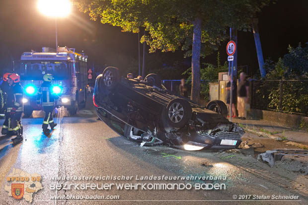 20170723 Fahrzeugüberschlag im Ortsgebiet Tribuswinkel  Foto: © Stefan Schneider BFK Baden