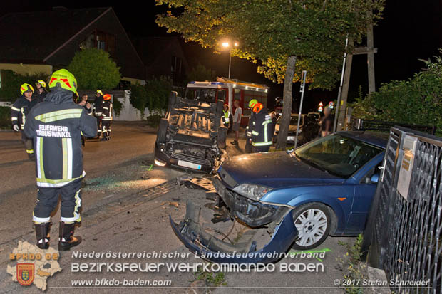 20170723 Fahrzeugüberschlag im Ortsgebiet Tribuswinkel  Foto: © Stefan Schneider BFK Baden