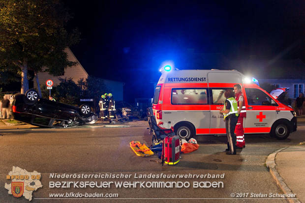 20170723 Fahrzeugüberschlag im Ortsgebiet Tribuswinkel  Foto: © Stefan Schneider BFK Baden