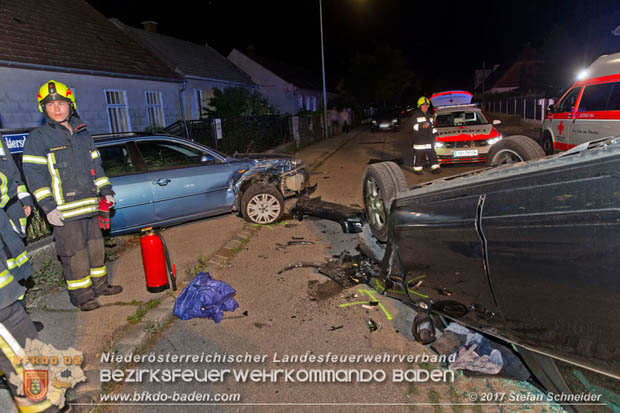 20170723 Fahrzeugüberschlag im Ortsgebiet Tribuswinkel  Foto: © Stefan Schneider BFK Baden