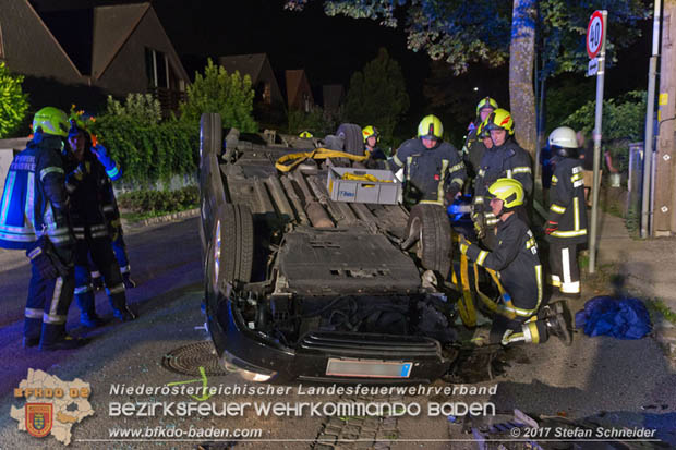 20170723 Fahrzeugüberschlag im Ortsgebiet Tribuswinkel  Foto: © Stefan Schneider BFK Baden