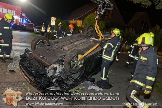 20170723 Fahrzeugüberschlag im Ortsgebiet Tribuswinkel  Foto: © Stefan Schneider BFK Baden