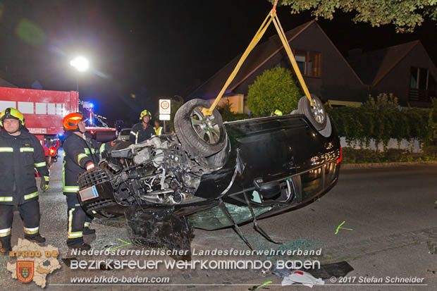 20170723 Fahrzeugüberschlag im Ortsgebiet Tribuswinkel  Foto: © Stefan Schneider BFK Baden