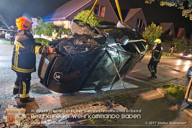 20170723 Fahrzeugüberschlag im Ortsgebiet Tribuswinkel  Foto: © Stefan Schneider BFK Baden