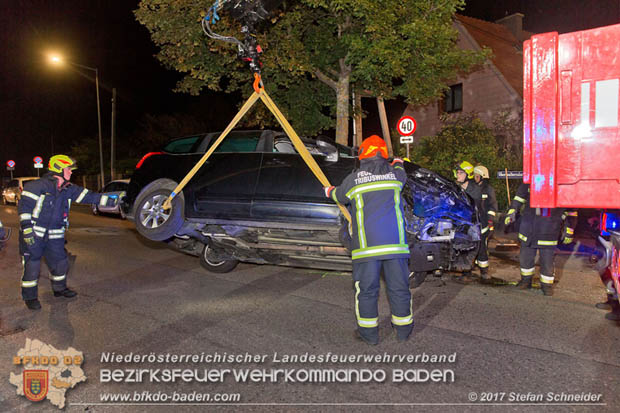 20170723 Fahrzeugüberschlag im Ortsgebiet Tribuswinkel  Foto: © Stefan Schneider BFK Baden