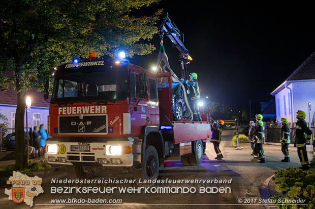 20170723 Fahrzeugüberschlag im Ortsgebiet Tribuswinkel  Foto: © Stefan Schneider BFK Baden