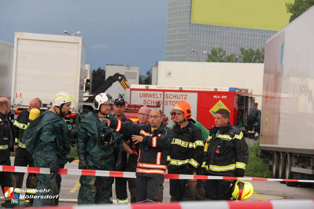 20170724 Unterstützung bei einem Schadstoffeinsatz im Bezirk Mödling Foto: © Hans Dietl FF Möllersdorf 20170724 Unterstützung bei einem Schadstoffeinsatz im Bezirk Mödling Foto: © Hans Dietl FF Möllersdorf