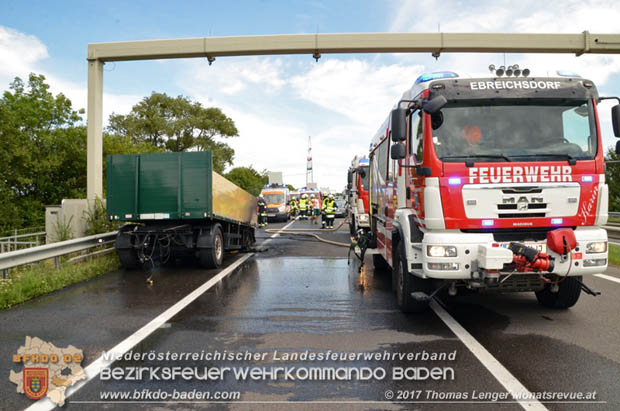 20170725 Brand eines Lkw Anhängers auf der A3 zwischen Ebreichsdorf und Münchendorf  Foto: © Thomas Lenger Monatsrevue.at