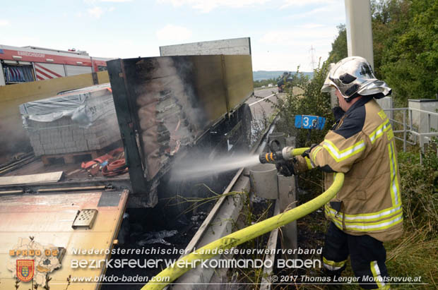 20170725 Brand eines Lkw Anhängers auf der A3 zwischen Ebreichsdorf und Münchendorf  Foto: © Thomas Lenger Monatsrevue.at