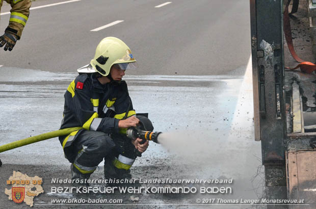 20170725 Brand eines Lkw Anhängers auf der A3 zwischen Ebreichsdorf und Münchendorf  Foto: © Thomas Lenger Monatsrevue.at