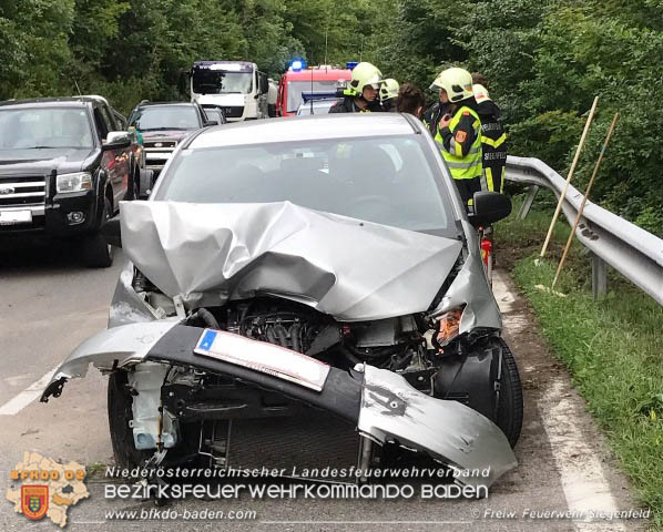 20170726 Verkehrsunfall LB210 Baden-Sattelbach  Foto: © Freiwillige Feuerwehr Siegenfeld