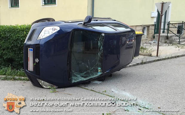 20170813 Verkehrsunfall mit alarmierter Menschenrettung in Hirtenberg  Foto: © Johannes Weinbauer BFK Baden